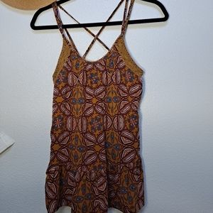 Melrose and market top tank M